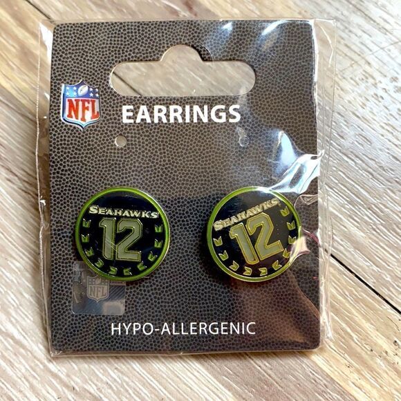 NFL earrings Seattle Seahawks 12 man the fans post - Picture 1 of 4